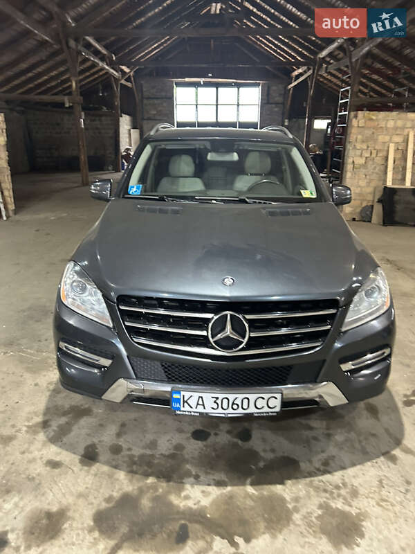 Внедорожник / Кроссовер Mercedes-Benz M-Class 2011 в Киеве