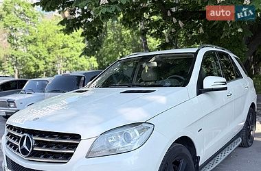 Позашляховик / Кросовер Mercedes-Benz M-Class 2012 в Києві