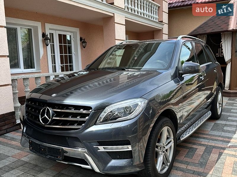 Внедорожник / Кроссовер Mercedes-Benz M-Class 2012 в Черновцах
