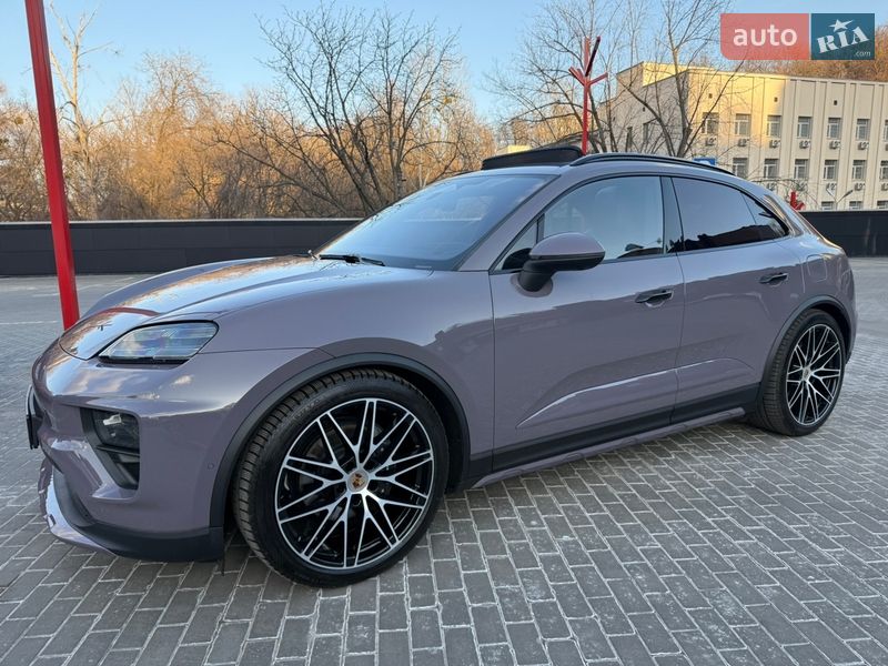 Внедорожник / Кроссовер Porsche Macan 2024 в Киеве