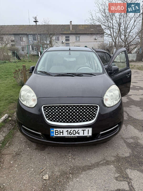 Хэтчбек Nissan March 2011 в Одессе