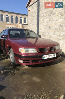 Седан Nissan Maxima 1996 в Зеленодольской