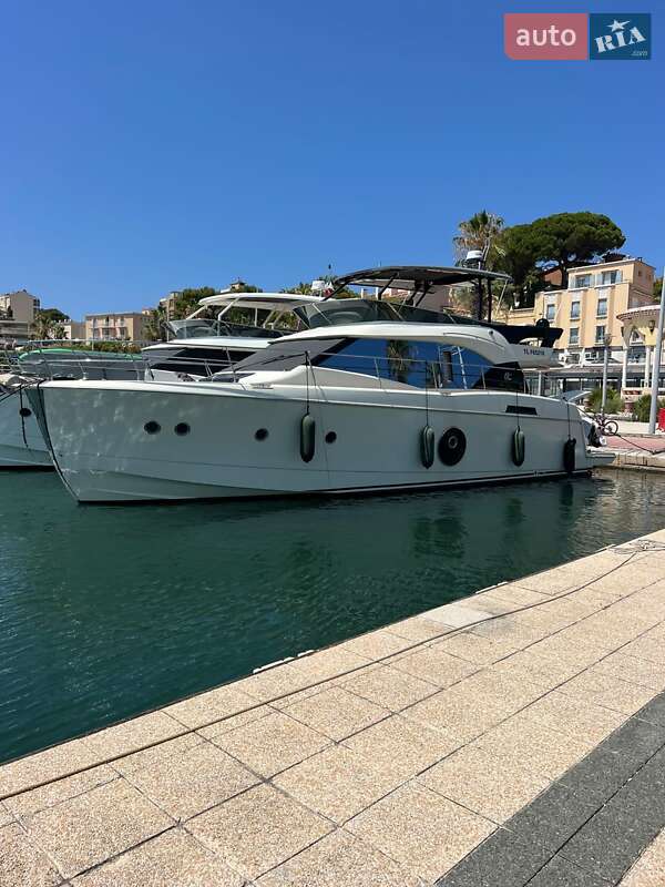 Моторна яхта Monte Carlo MC6 2018 в Києві Моторна яхта Monte Carlo MC6 2018 в Києві