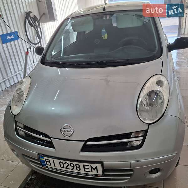 Хэтчбек Nissan Micra 2005 в Лохвице