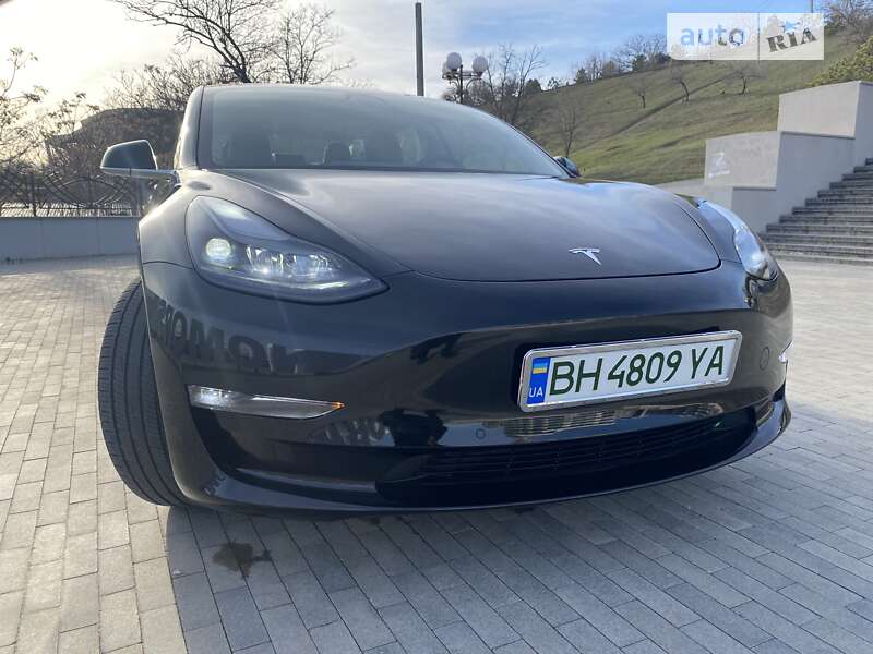 Седан Tesla Model 3 2019 в Одесі