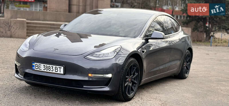Седан Tesla Model 3 2019 в Николаеве