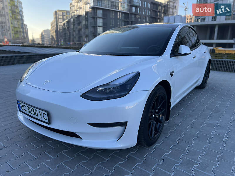 Седан Tesla Model 3 2022 в Львове Седан Tesla Model 3 2022 в Львове