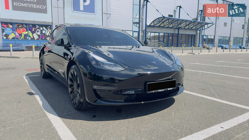 Седан Tesla Model 3 2022 в Киеве