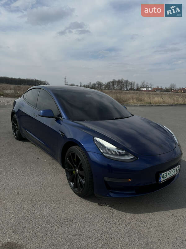 Седан Tesla Model 3 2019 в Виннице