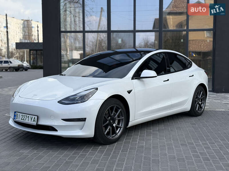 Седан Tesla Model 3 2021 в Полтаве