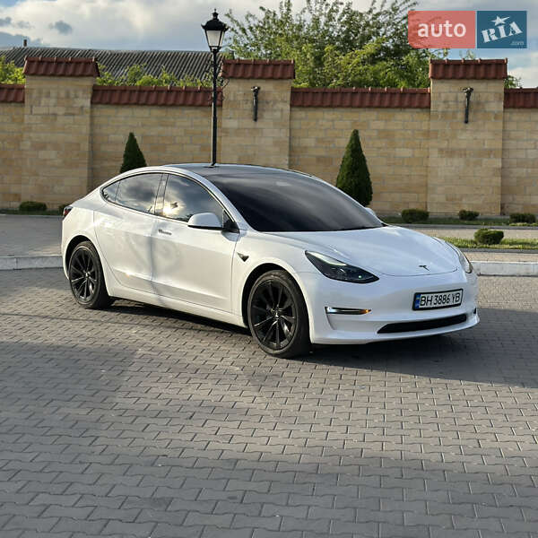Седан Tesla Model 3 2022 в Одессе