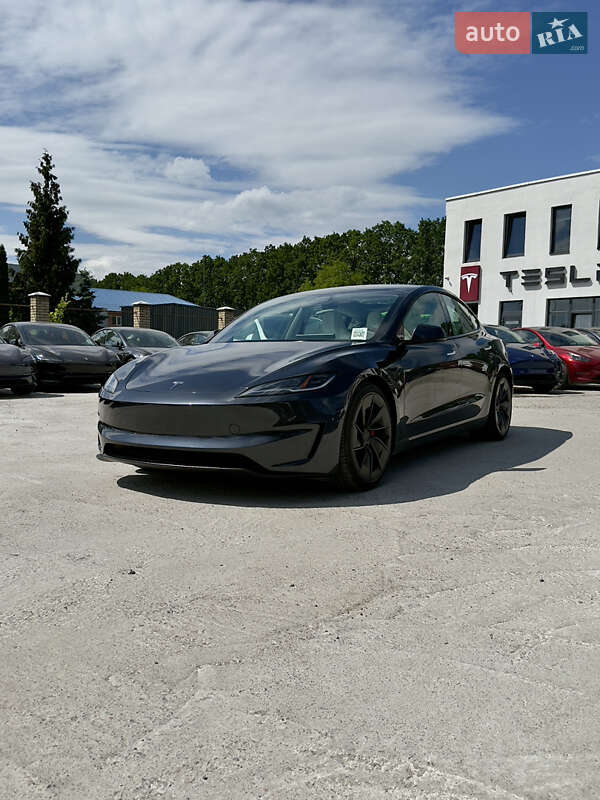 Седан Tesla Model 3 2024 в Виннице