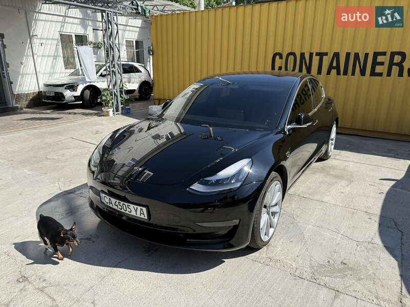 Седан Tesla Model 3 2018 в Умані Седан Tesla Model 3 2018 в Умані