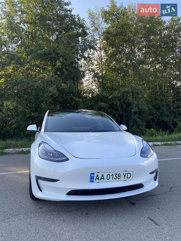 Седан Tesla Model 3 2022 в Києві