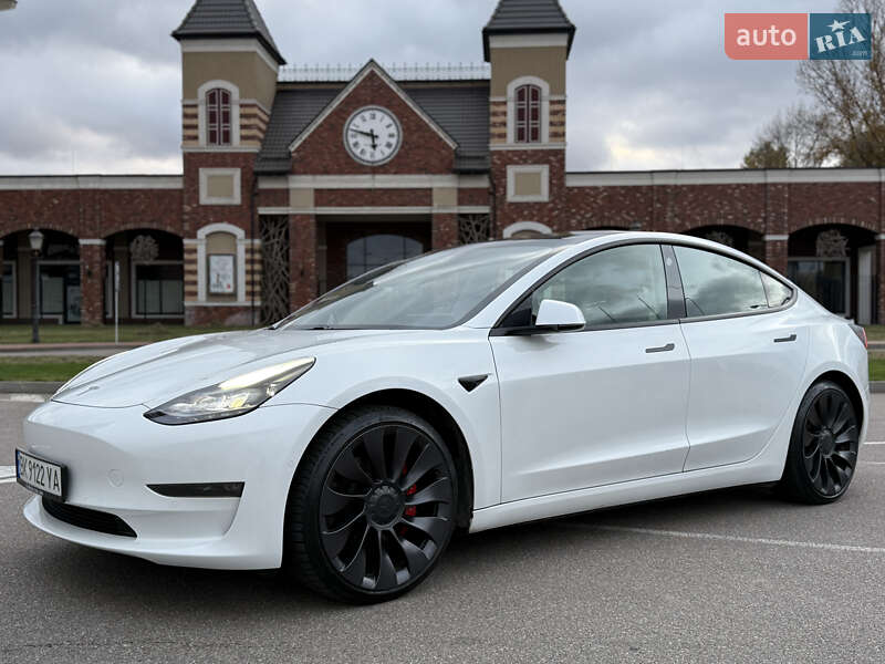 Седан Tesla Model 3 2021 в Києві