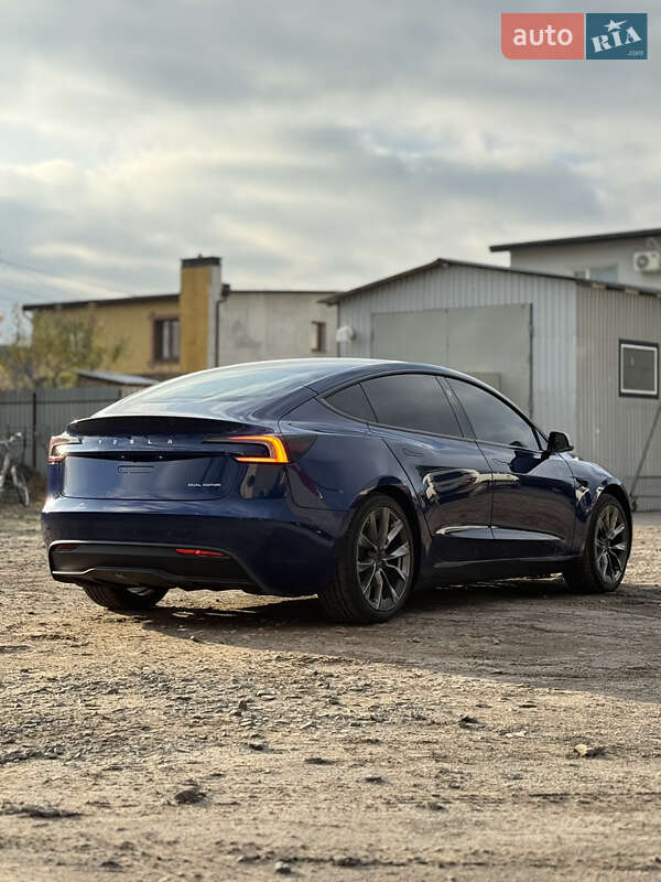 Седан Tesla Model 3 2024 в Луцке Седан Tesla Model 3 2024 в Луцке