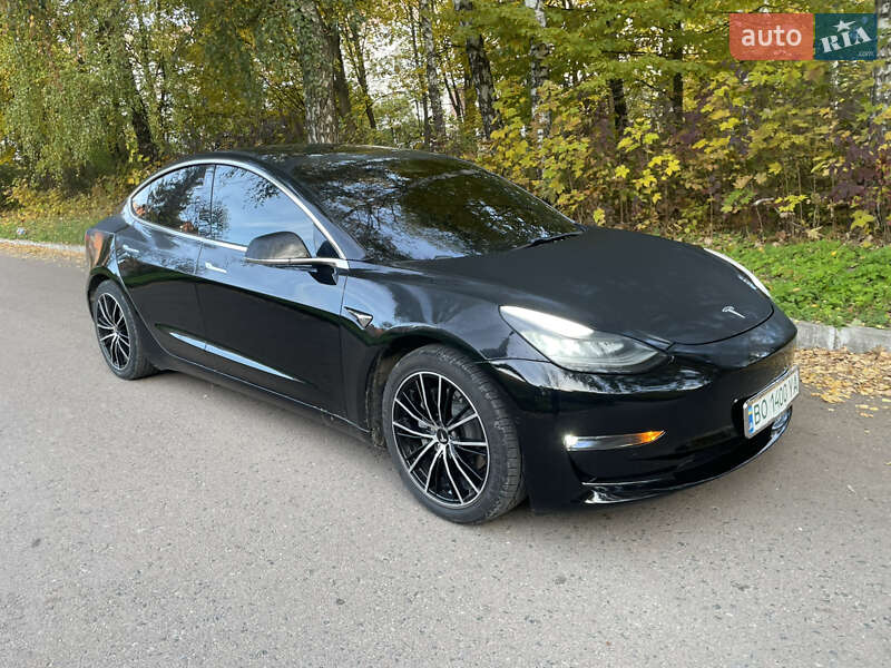 Седан Tesla Model 3 2019 в Тернополе