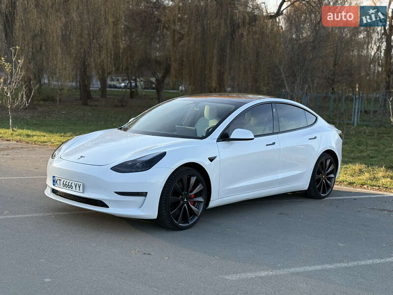 Седан Tesla Model 3 2020 в Ивано-Франковске