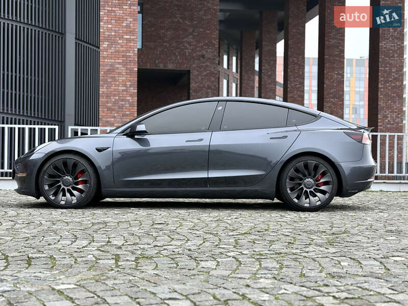 Седан Tesla Model 3 2021 в Днепре
