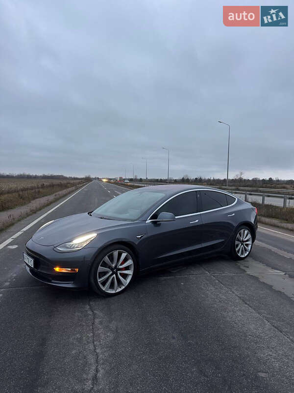 Седан Tesla Model 3 2018 в Киеве Седан Tesla Model 3 2018 в Киеве
