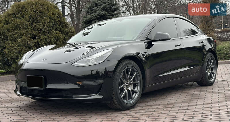 Седан Tesla Model 3 2021 в Днепре