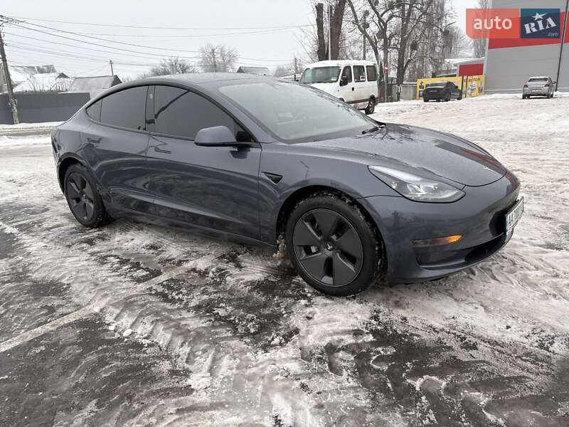 Седан Tesla Model 3 2022 в Киеве