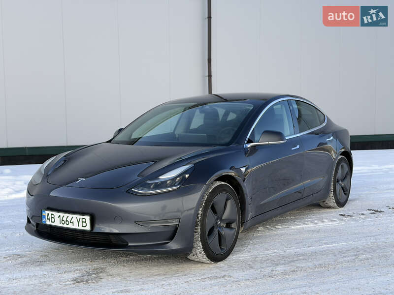 Седан Tesla Model 3 2019 в Виннице