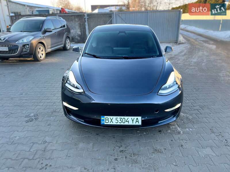 Седан Tesla Model 3 2019 в Луцьку
