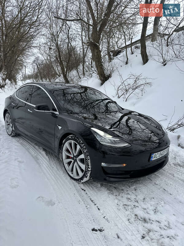 Седан Tesla Model 3 2019 в Луцке