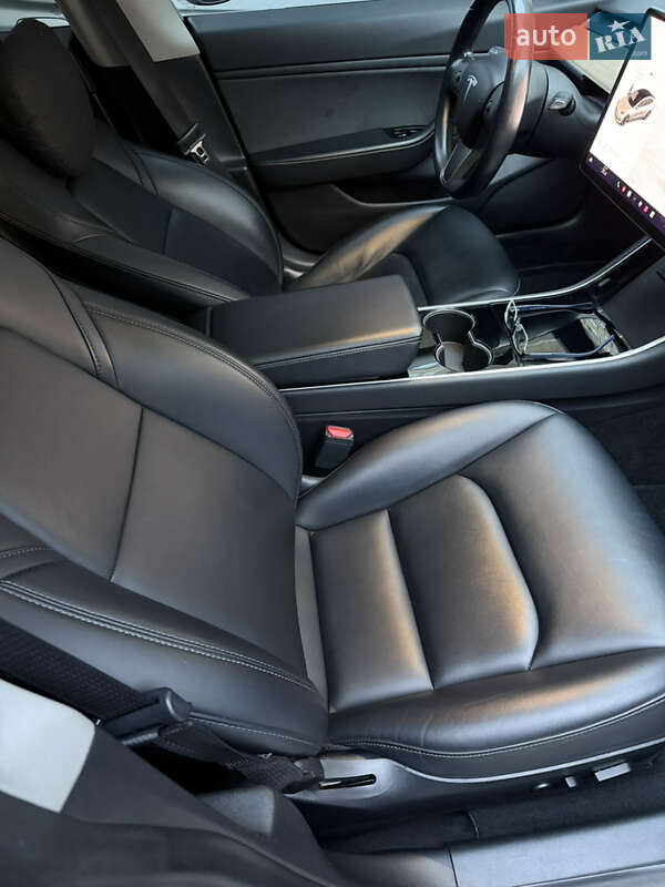 Седан Tesla Model 3 2019 в Ирпене Седан Tesla Model 3 2019 в Ирпене