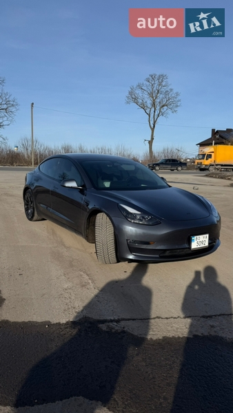 Седан Tesla Model 3 2022 в Тернополе