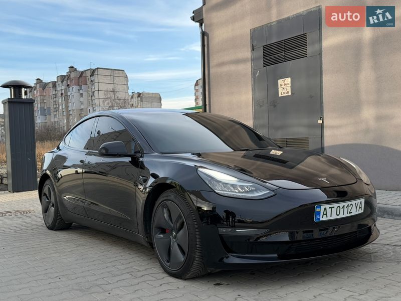 Седан Tesla Model 3 2018 в Калуше