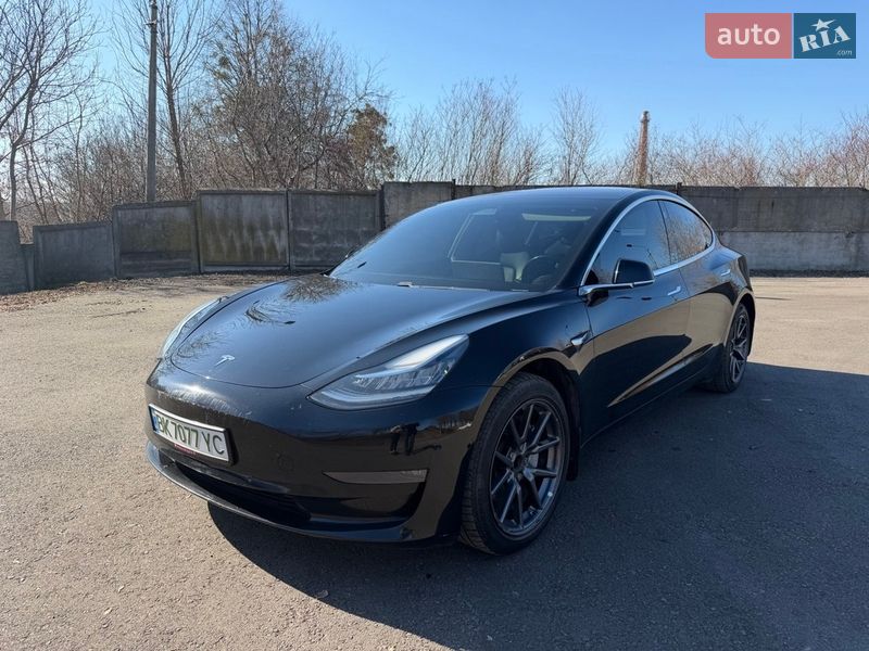 Седан Tesla Model 3 2018 в Рівному Седан Tesla Model 3 2018 в Рівному
