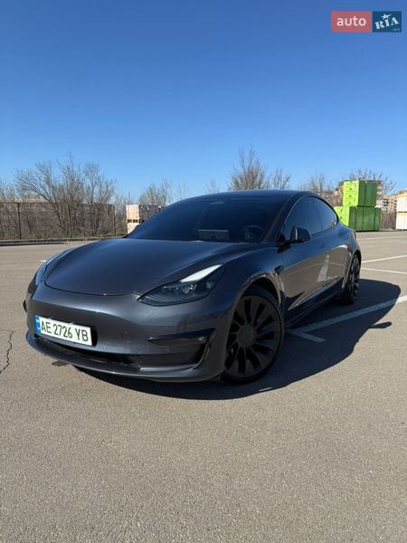 Седан Tesla Model 3 2022 в Кривом Роге
