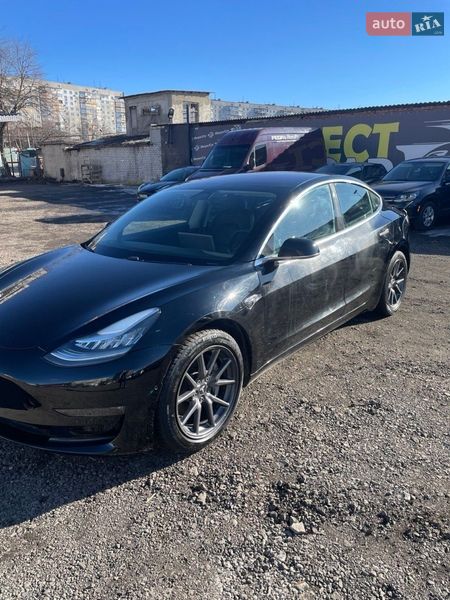 Седан Tesla Model 3 2019 в Харкові