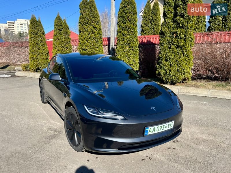 Седан Tesla Model 3 2024 в Киеве