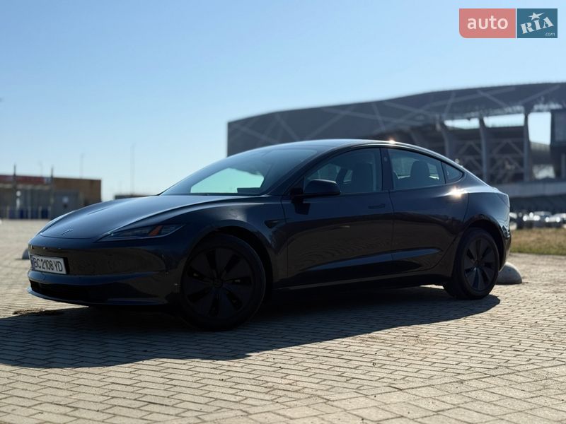 Седан Tesla Model 3 2025 в Львове