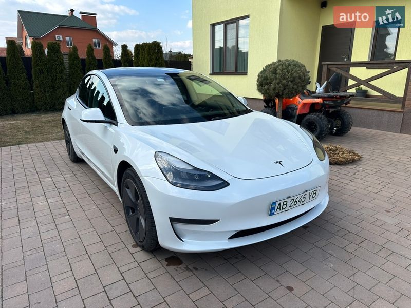 Седан Tesla Model 3 2022 в Виннице