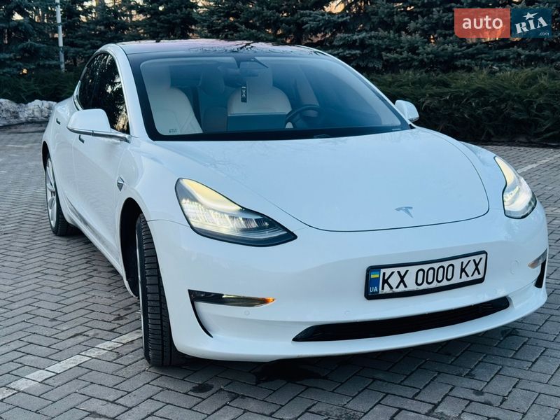 Седан Tesla Model 3 2018 в Харькове