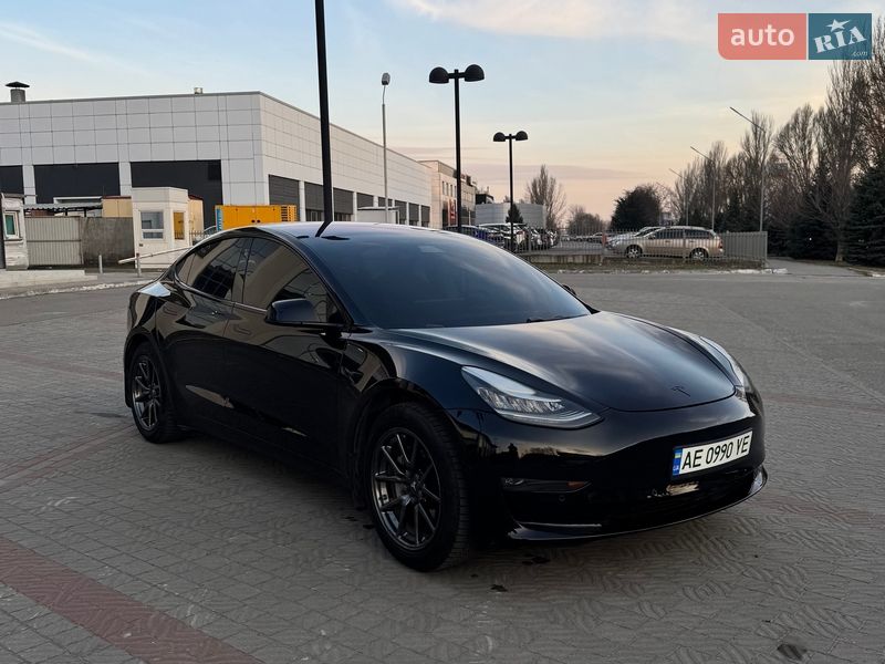 Седан Tesla Model 3 2018 в Днепре