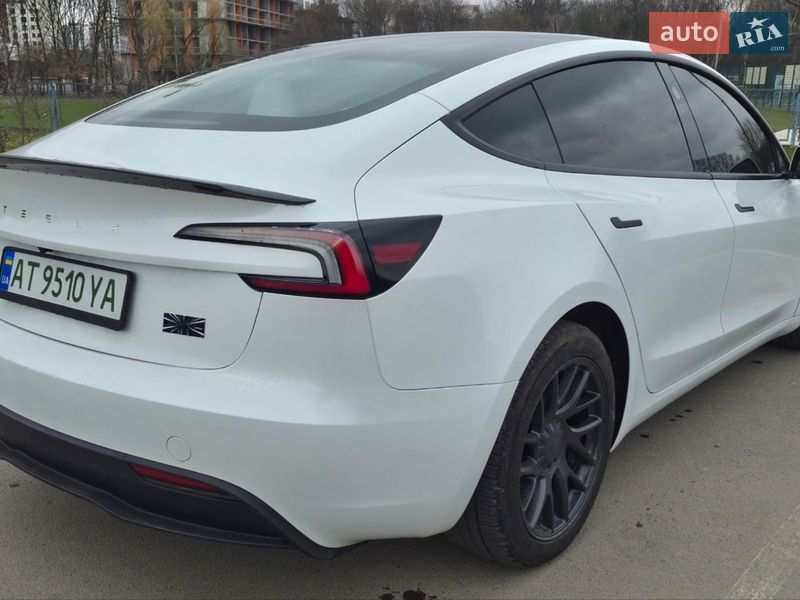 Седан Tesla Model 3 2025 в Ивано-Франковске