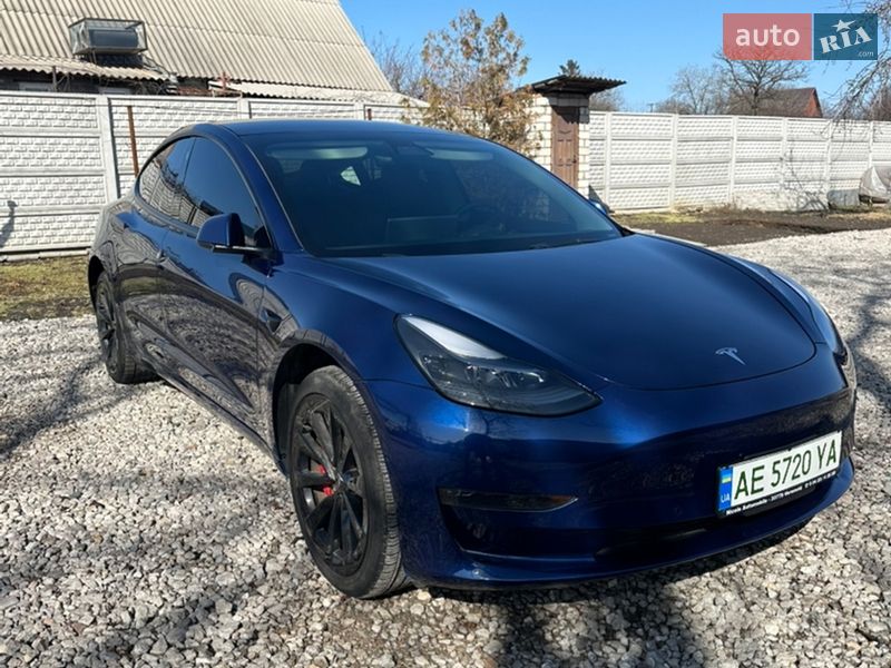 Седан Tesla Model 3 2021 в Кривом Роге