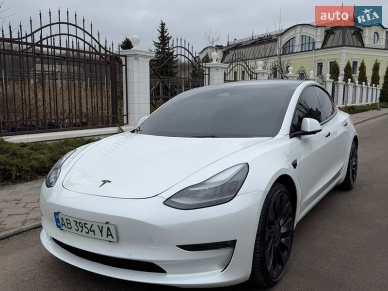 Седан Tesla Model 3 2022 в Виннице