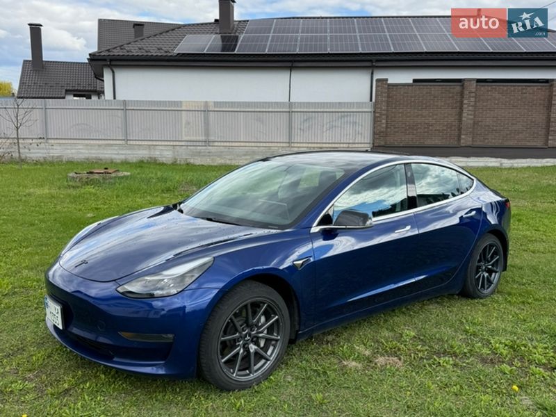 Седан Tesla Model 3 2019 в Києві