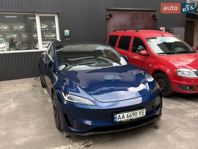 Седан Tesla Model 3 2024 в Києві