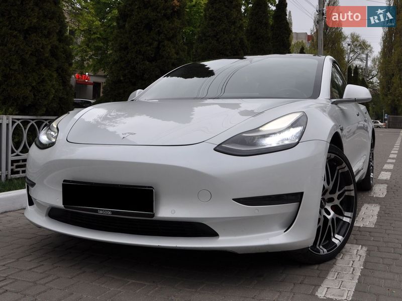 Седан Tesla Model 3 2019 в Одессе