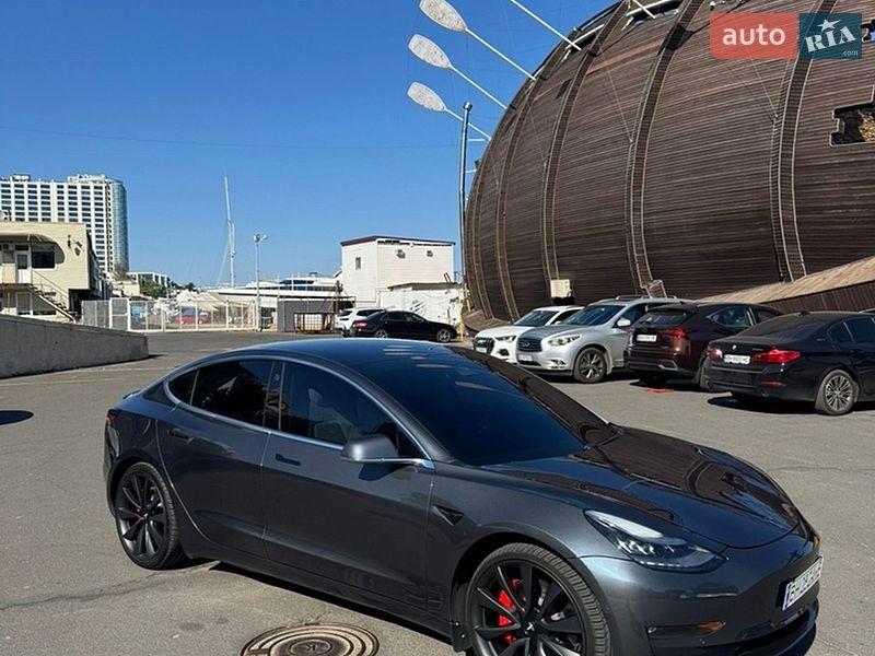 Седан Tesla Model 3 2020 в Одессе