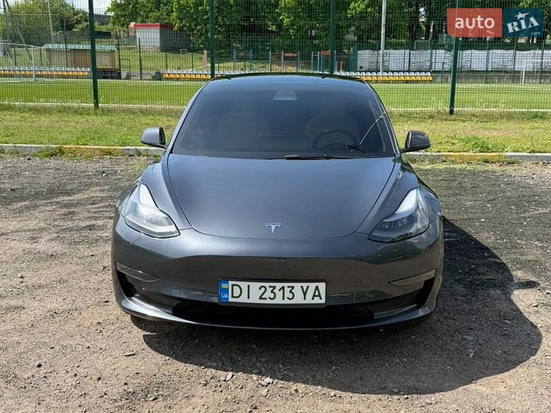 Седан Tesla Model 3 2022 в Киеве