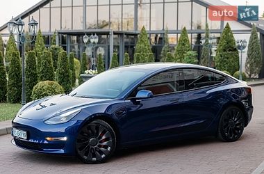 Седан Tesla Model 3 2021 в Стрые