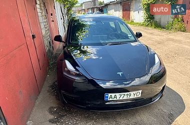 Седан Tesla Model 3 2022 в Києві